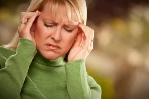 لیفت شقیقه و سردردهای تنشی: آیا این جراحی می‌تواند به کاهش درد کمک کند؟