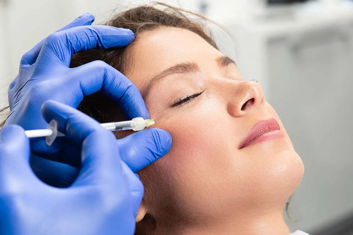 لیفت گونه با تزریق چربی یا پروتز کدام روش مناسبتر است؟